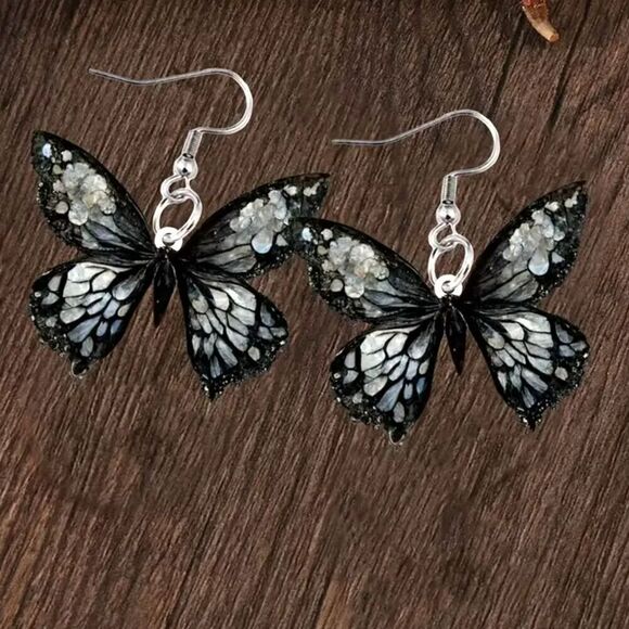New - Lightweight Grey Dangling Butterfly Earrings - Picture 1 of 4